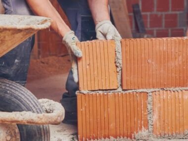 High-Paying Bricklayer Jobs in the UK 2024 (£25-£30/Hour) with Visa Sponsorship